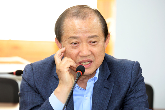 발언하는 김경회 국가교육위 상임위원