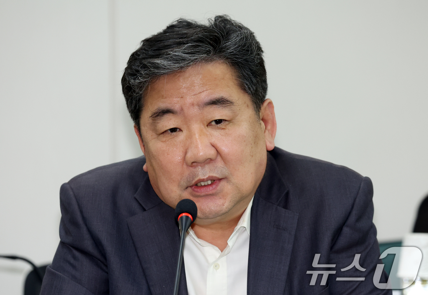 (서울=뉴스1) 김명섭 기자 = 이광호 국가교육위원회 상임위원이 30일 오후 서울 종로구 세종대로 정부서울청사에서 열린 사교육 특별위원회 위촉식 및 제1차 회의에서 모두 발언을 하 …