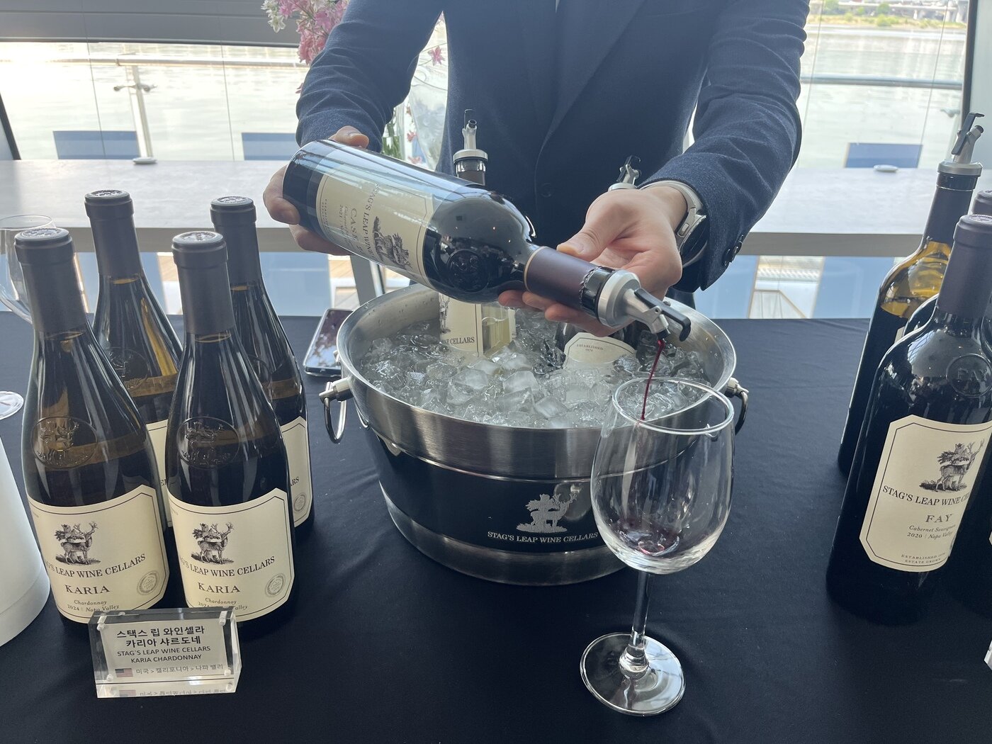 본문 이미지 - 서울 반포 세빛섬 무드서울에서 열린 아영FBC의 시음 행사 '저니 투 안티노리'의 '스택스 립' 부스. 2026.4.30 ⓒ 뉴스1 배지윤 기자