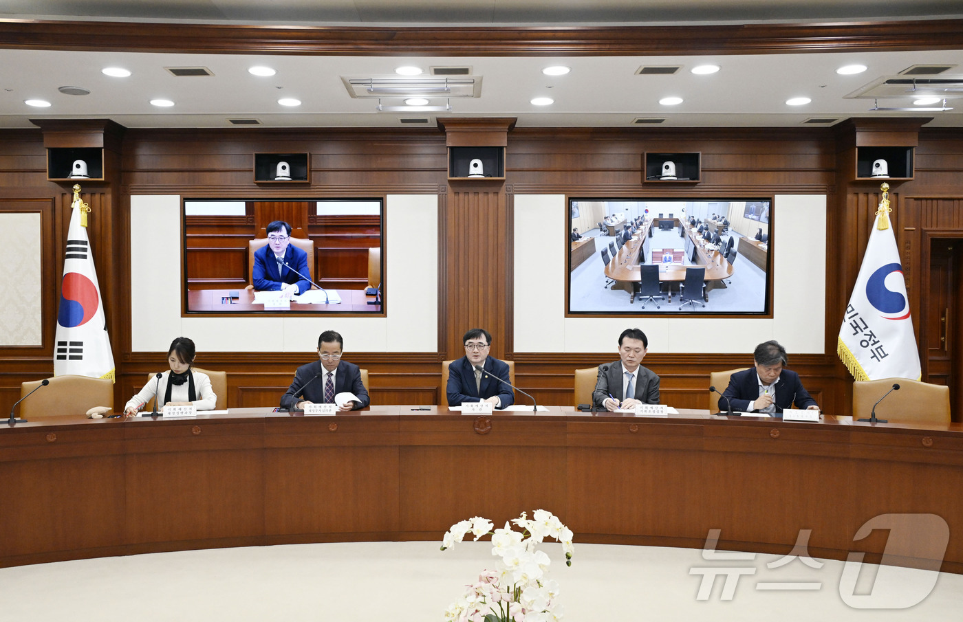 (서울=뉴스1) = 임기근 기획예산처 차관이 30일 오후 서울 종로구 정부서울청사에서 열린 제8차 재정집행 점검회의를 주재하고 있다. (기획예산처 제공. 재판매 및 DB 금지) 2 …