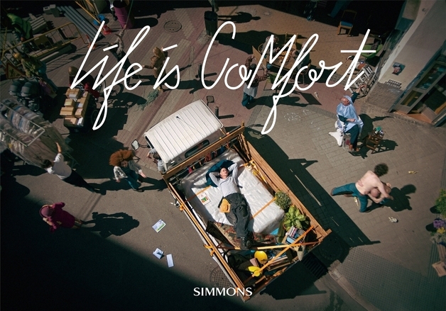 "흔들리지 않는 삶의 가치"…시몬스침대 'LIFE IS COMFORT'