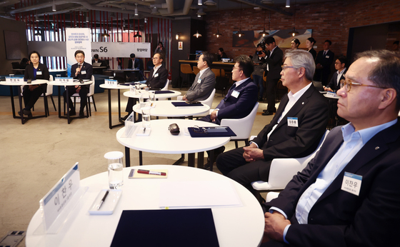 벤처투자 활성화 업무협약식 참석한 5대 금융지주 회장들