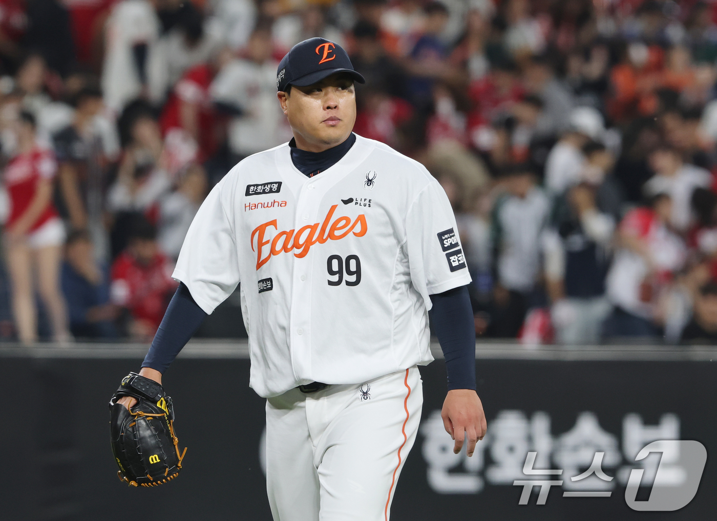 (대전=뉴스1) 김기태 기자 = 30일 대전 한화생명볼파크에서 열린 2026 신한 SOL KBO리그 SSG 랜더스와 한화 이글스 경기에서 한화 선발 투수 류현진이 4회초를 마무리하 …