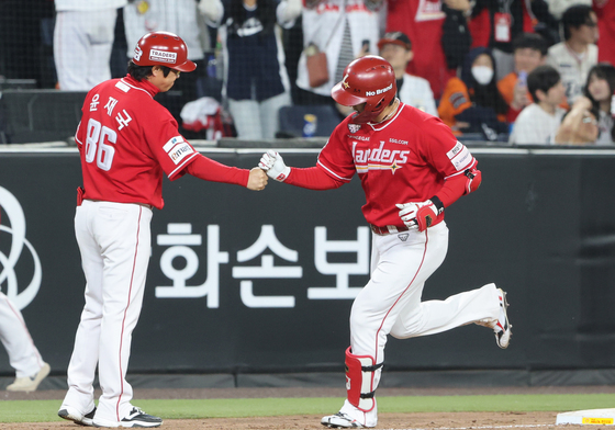 최정 3점 홈런 쐐기포