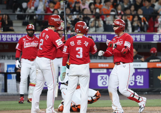 최정 승리의 3점 쐐기포