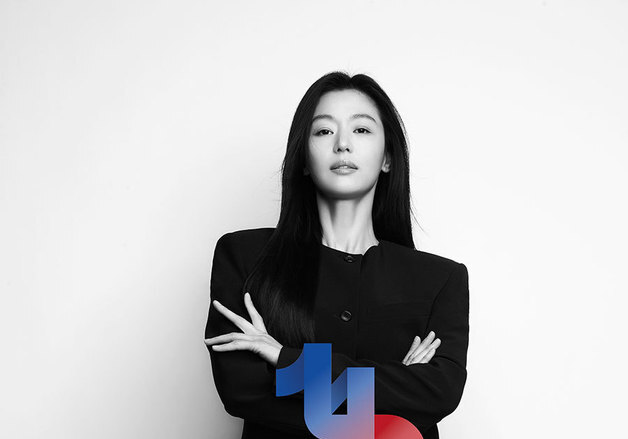 전지현, 마크롱 프랑스 대통령 내외와 청와대 국빈 오찬서 화기애애 만남