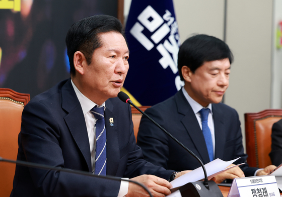 발언하는 정청래 더불어민주당 대표