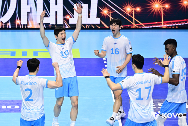 대한항공, 현대캐피탈 꺾고 챔프전 2연승…트레블까지 한 경기