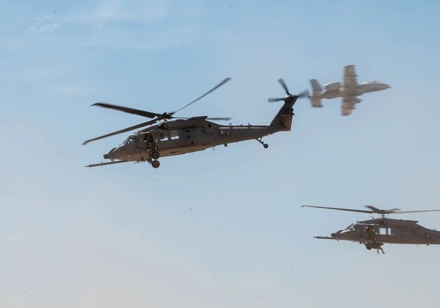 적진 한복판서 대낮 저공비행…이란 추락 美조종사 찾는 '위험천만' 구출 작전