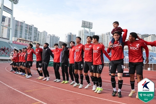 K리그2 부산, 경남 꺾고 5연승+선두 도약…용인은 첫승 실패