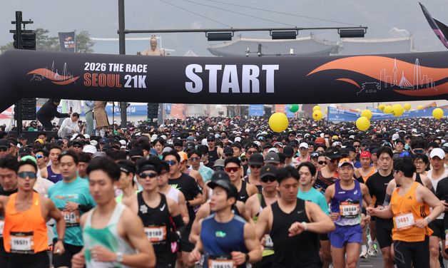 도심 달리는 러너들