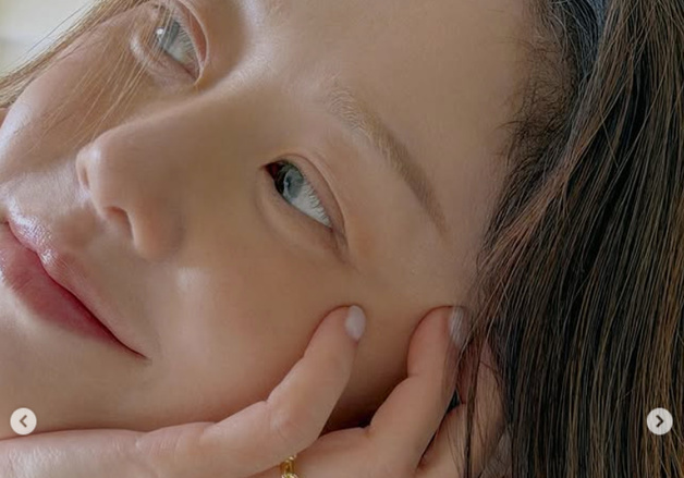 '55세' 고현정, 근접 촬영도 두렵지 않은 백옥 피부…동안 자연 미인 [N샷]