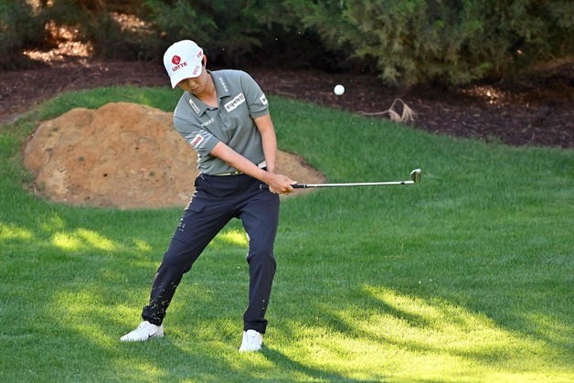 윤이나 '공동 9위' LPGA 아람코 3R…'7오버파' 김효주 '멀어진 3연승'