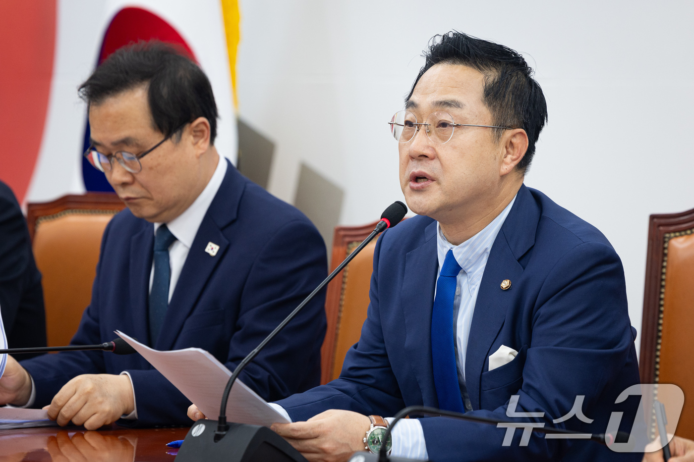 (서울=뉴스1) 유승관 기자 = 박성준 국회 윤석열 정권 정치검찰 조작기소 의혹 사건 진상규명 국정조사특별위원회 더불어민주당 간사가 5일 서울 여의도 국회에서 열린 조작기소 국정조 …