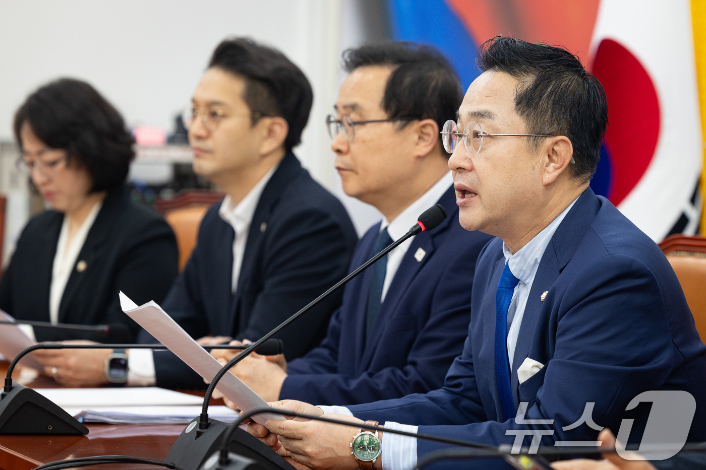 (서울=뉴스1) 유승관 기자 = 박성준 국회 윤석열 정권 정치검찰 조작기소 의혹 사건 진상규명 국정조사특별위원회 더불어민주당 간사가 5일 서울 여의도 국회에서 열린 조작기소 국정조 …