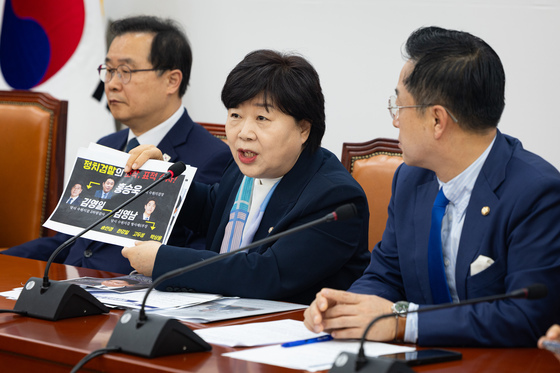 조작기소 국정조사 특위 기관보고 성과 밝히는 서영교 위원장