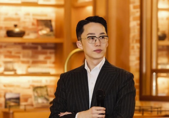 106만 '정치 유튜버' 성제준, 청담동서 음주운전 혐의 송치