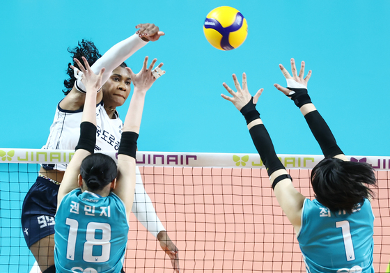 GS칼텍스 빈틈 뚫는 모마