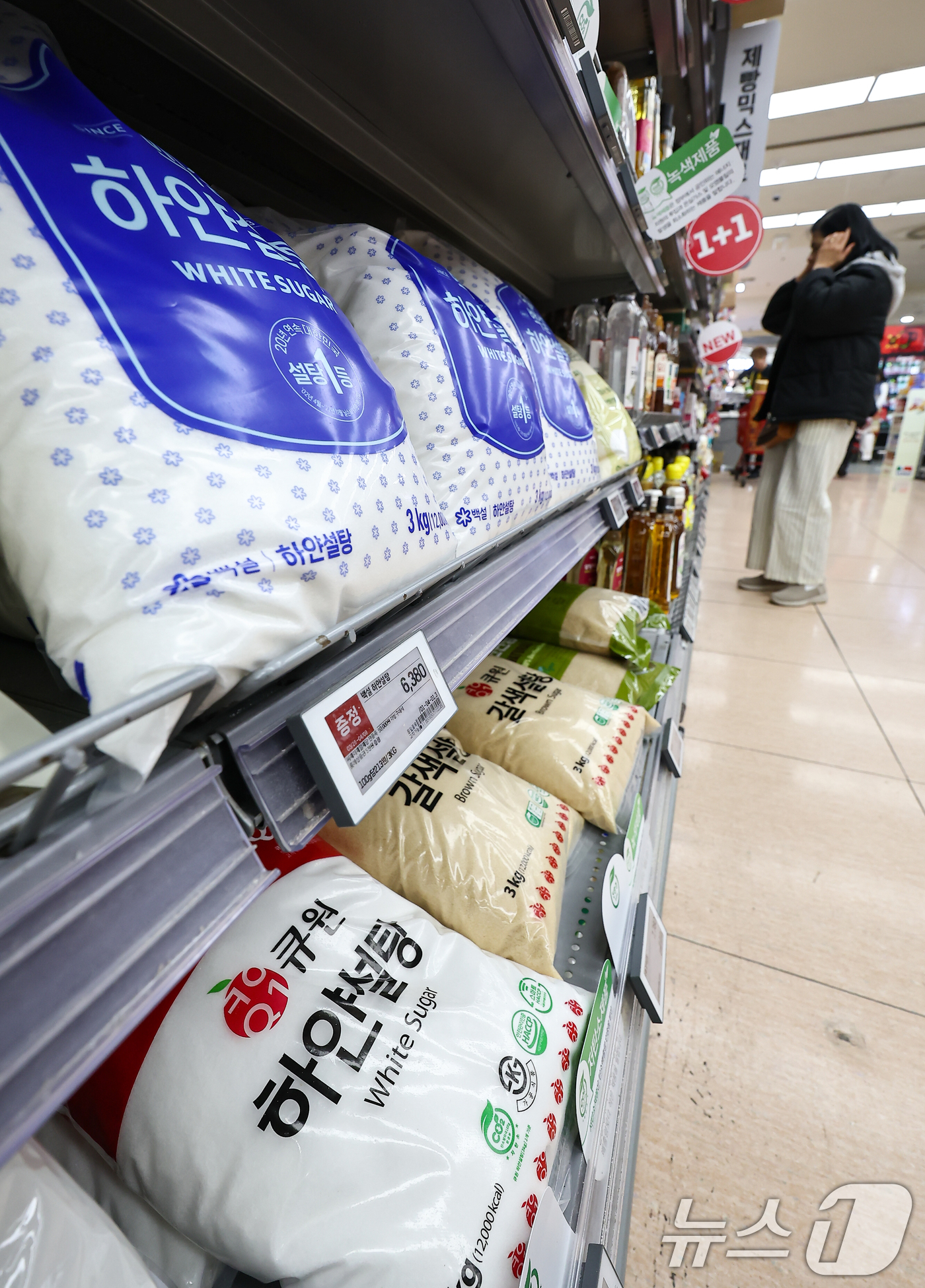 (서울=뉴스1) 김도우 기자 = 세계식량가격지수가 중동 전쟁 장기화에 따른 국제유가 상승과 물류 불안이 영향으로 두 달 연속 상승세를 보였다.지난 4일 농림축산식품부가 유엔 식량농 …