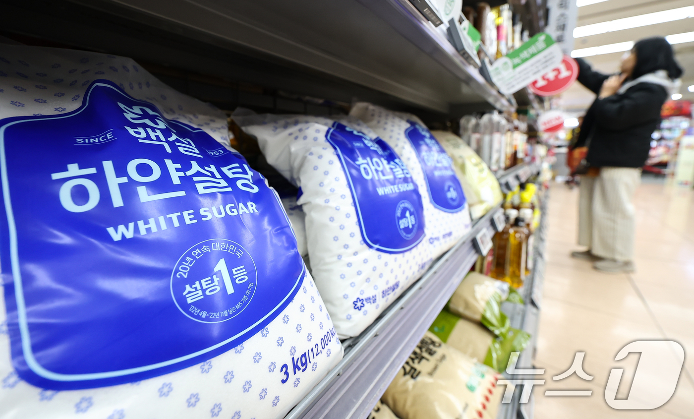 (서울=뉴스1) 김도우 기자 = 세계식량가격지수가 중동 전쟁 장기화에 따른 국제유가 상승과 물류 불안이 영향으로 두 달 연속 상승세를 보였다.지난 4일 농림축산식품부가 유엔 식량농 …