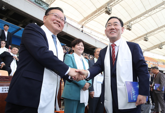 김부겸 "박정희 '과오 논쟁' 끝내고 미래로 넘어갈 수 있어야"