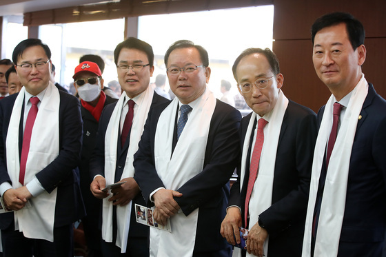 김부겸 전 총리와 국민의힘 대구시장 후보