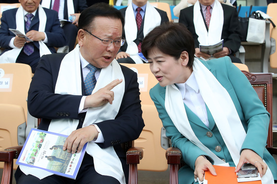 대화하는 김부겸·강은희