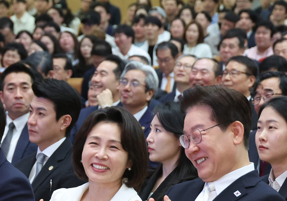 활짝 웃는 이재명 대통령 부부