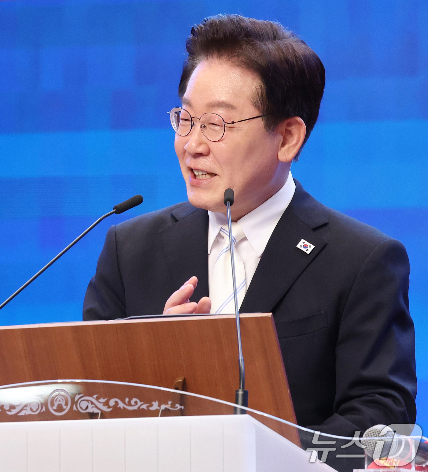 (서울=뉴스1) 허경 기자 = 이재명 대통령이 5일 서울 여의도 순복음교회에서 열린 2026 한국교회 부활절 연합예배에서 축사를 하고 있다.  2026.4.5/뉴스1