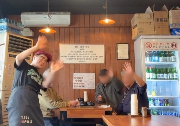 '참전용사에 국밥 공짜' 30대 사장 "건물주가 월세 5만 원 깎아줬다"