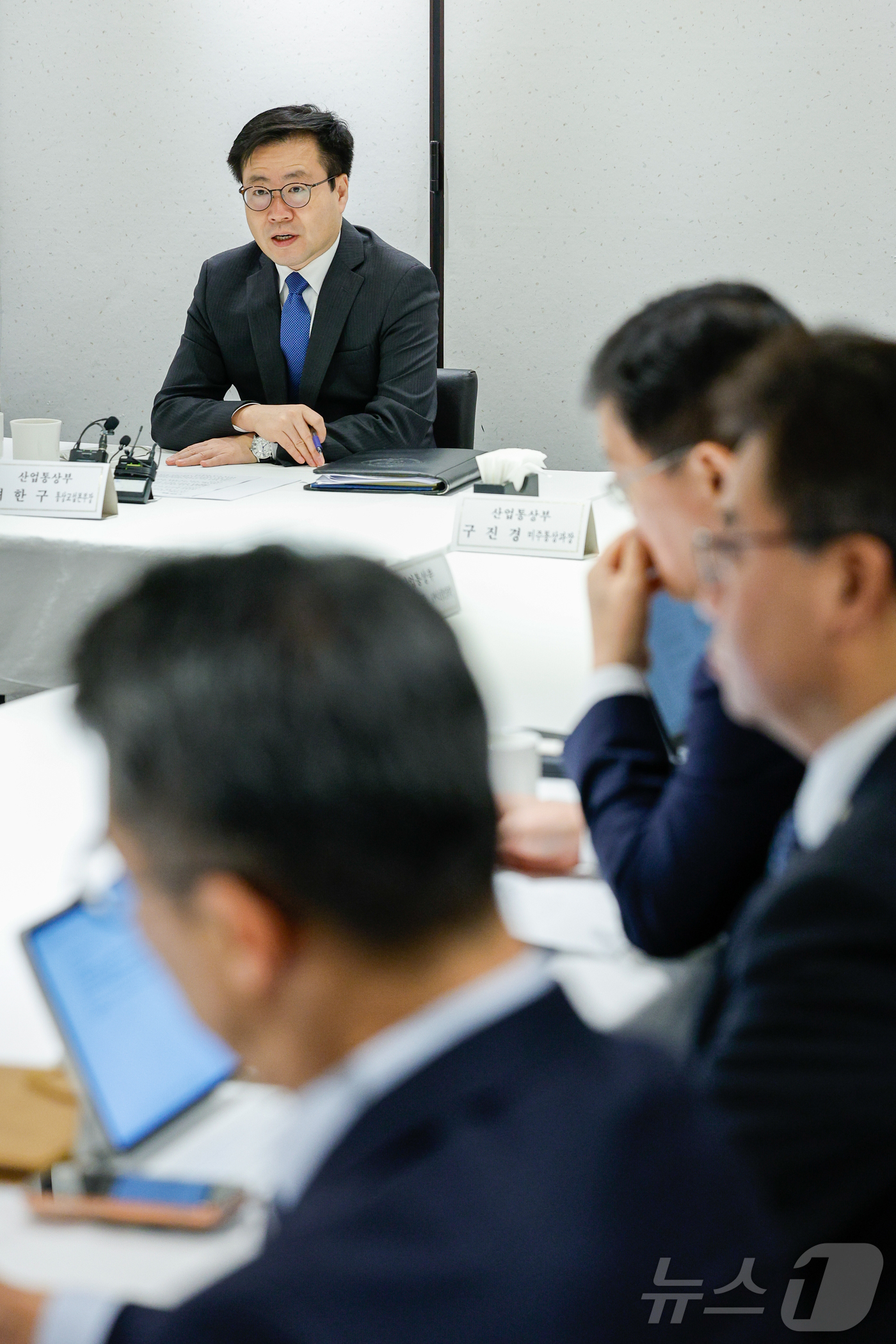 (서울=뉴스1) 안은나 기자 = 여한구 산업통상부 통상교섭본부장이 6일 오전 서울 중구 컨퍼런스하우스 달개비에서 열린 '미국의 232조 관세 대응을 위한 의약품 수출기업 긴급 간담 …