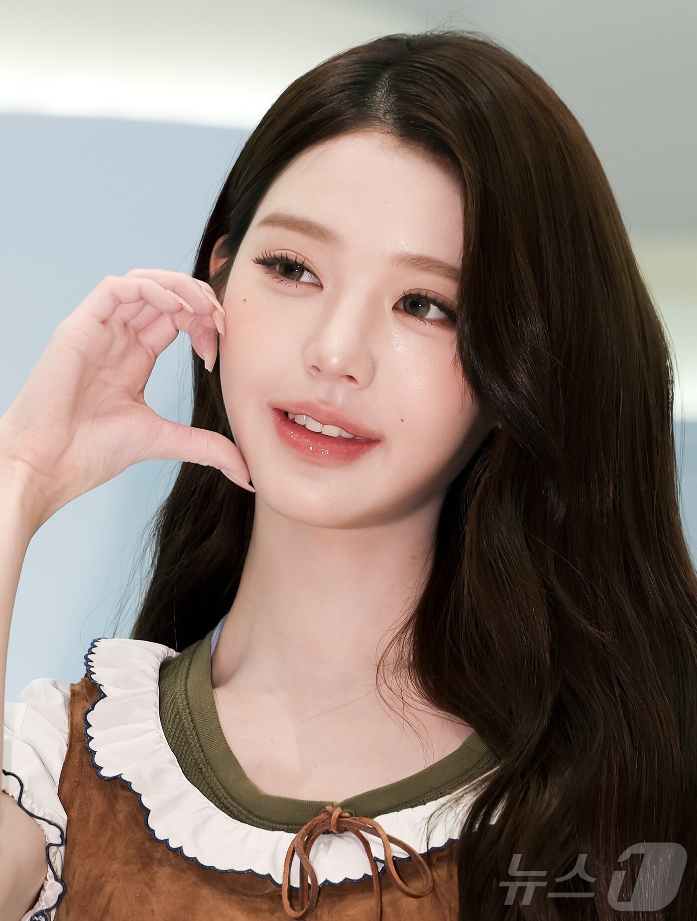 아이브 장원영, 심쿵 볼하트