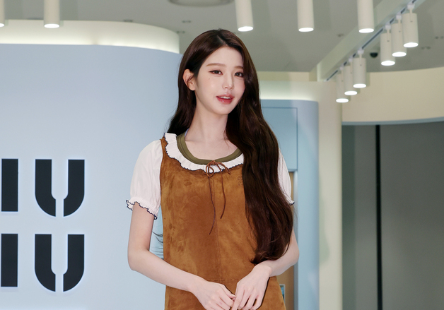 아이브 장원영, 여의도를 빛내는 미소