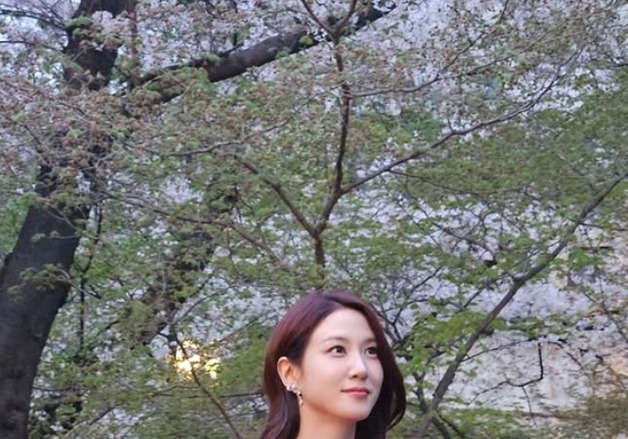 박은빈 맞아? 새빨간 미니 원피스 입고 뽐낸 '반전' 섹시미 [N샷]