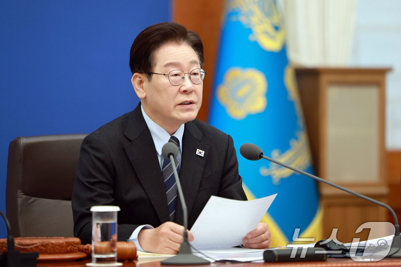 본문 이미지 - 이재명 대통령이 6일 청와대에서 열린 국무회의 겸 제4차 비상경제 점검회의에서 발언하고 있다. 2026.4.6 ⓒ 뉴스1 이재명 기자