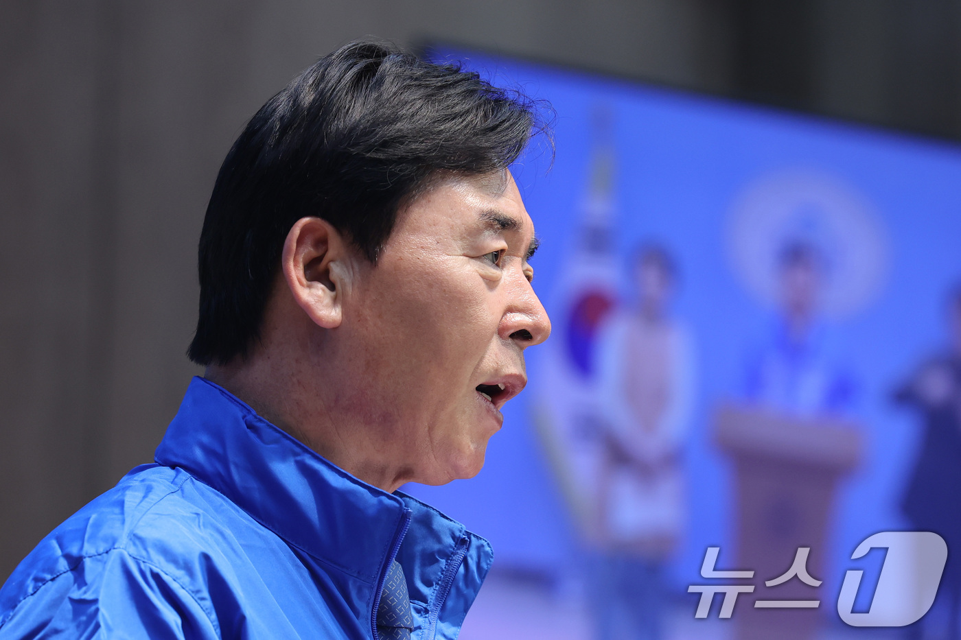 (서울=뉴스1) 신웅수 기자 = 오중기 더불어민주당 경북도지사 후보가 6일 서울 여의도 국회 소통관에서 출마 기자회견을 하고 있다. 2026.4.6/뉴스1