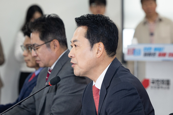 野, '외유출장·굿당후원 의혹' 정원오 정조준…정측 "사실과 달라" 일축