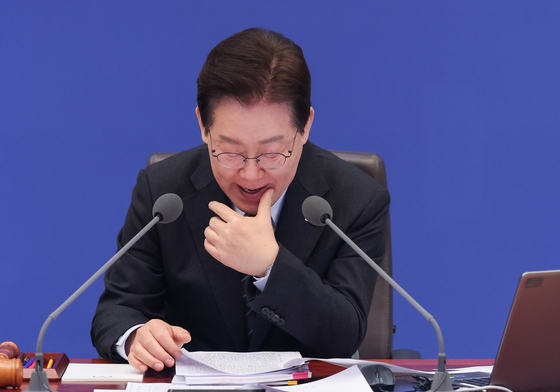 보고 받는 이재명 대통령