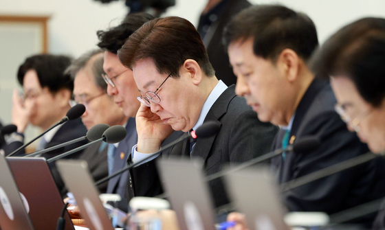 李대통령 "위험성 있다고 우회수입 봉쇄하면 위협 커…균형 맞춰야"