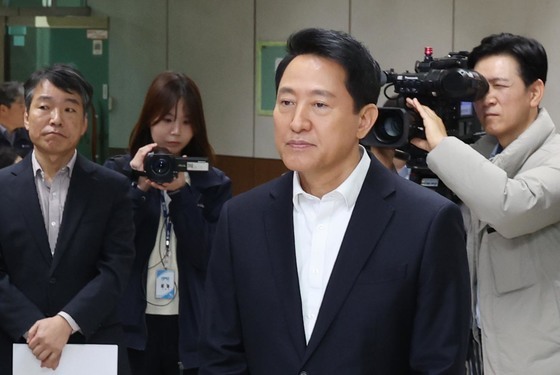 오세훈 "국힘 지지율 2~3배 열세…지금 노선 변경, 선거 도움 안 돼"