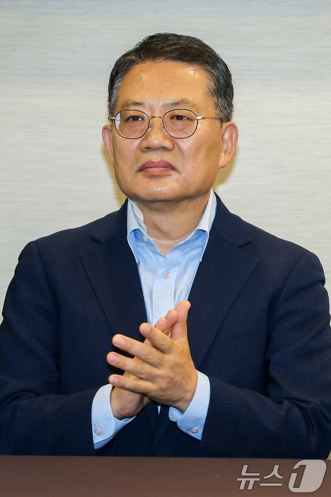 (서울=뉴스1) 안은나 기자 = 윤호상 서울시교육감 예비후보가 6일 서울 중구 프레스센터에서 서울·경기·인천 좋은교육감후보 추대시민회의 주최로 열린 '서울 교육감 후보 단일화 결과 …