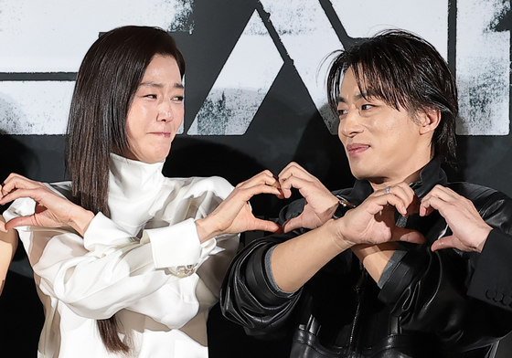 구교환 장난에 웃음 참는 전지현