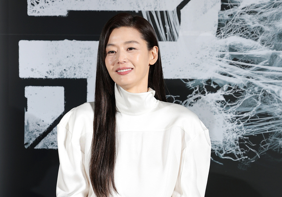 전지현, 향기로운 미소