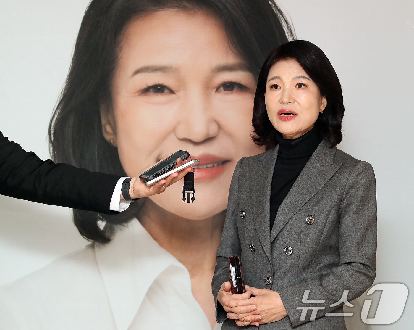 본문 이미지 - 6·3 지방선거 대구시장 출마를 선언한 이진숙 전 방통위원장이 6일 대구 중구 선거사무소에서 공천 배제(컷오프) 등 자신의 입장을 밝히고 있다. 2026.4.6 ⓒ 뉴스1 공정식 기자