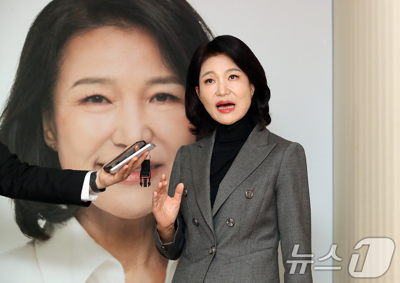 (대구=뉴스1) 공정식 기자 = 6·3 지방선거 대구시장 출마를 선언한 이진숙 전 방통위원장이 6일 대구 중구 선거사무소에서 공천 배제(컷오프) 등 자신의 입장을 밝히고 있다. 2 …