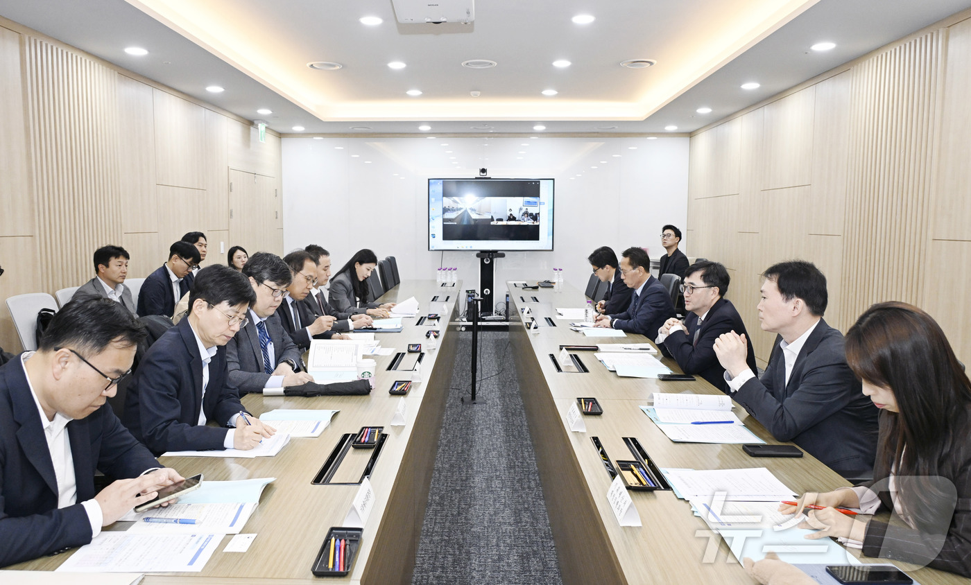 (서울=뉴스1) = 임기근 기획예산처 차관이 6일 오후 서울 영등포구 중소기업중앙회에서 열린 제7차 재정집행 점검회의에서 모두발언을 하고 있다. (기획예산처 제공. 재판매 및 DB …