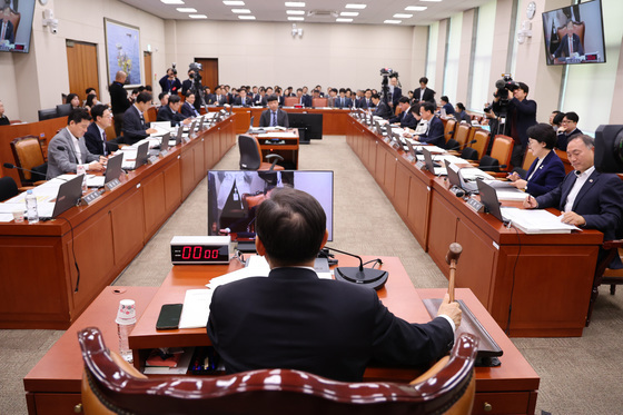 산업통상자원중소벤처기업위원회 전체회의