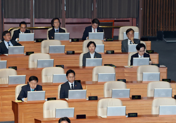 답변 이어가는 김민석 국무총리