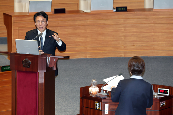 경제분야 대정부질문 답변하는 김민석 국무총리