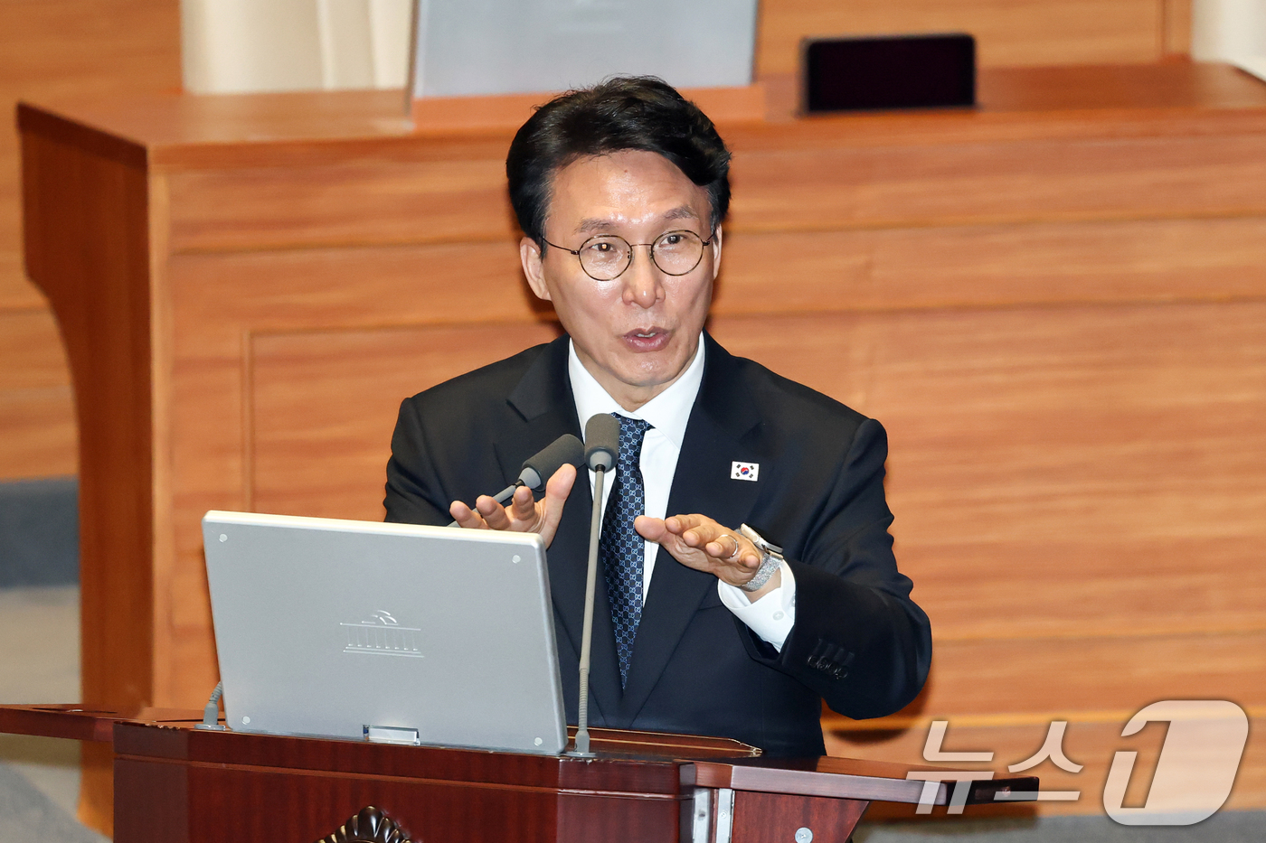 (서울=뉴스1) 이승배 기자 = 김민석 국무총리가 6일 서울 여의도 국회에서 열린 제434회국회(임시회) 제2차 본회의 경제분야 대정부질문에서 이언주 더불어민주당 의원의 질의에 답 …